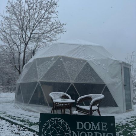 Hotel The Frog Glamping à Horezu Extérieur photo