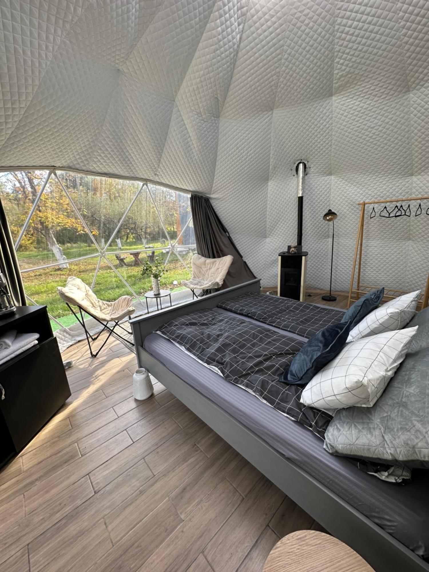 Hotel The Frog Glamping à Horezu Extérieur photo