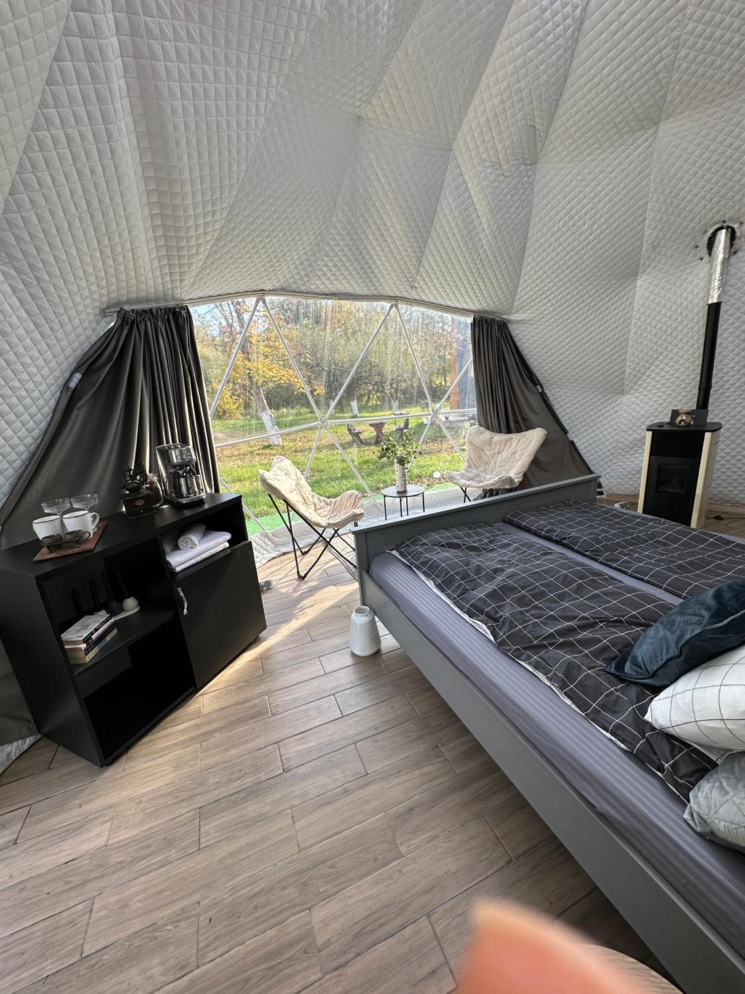 Hotel The Frog Glamping à Horezu Extérieur photo