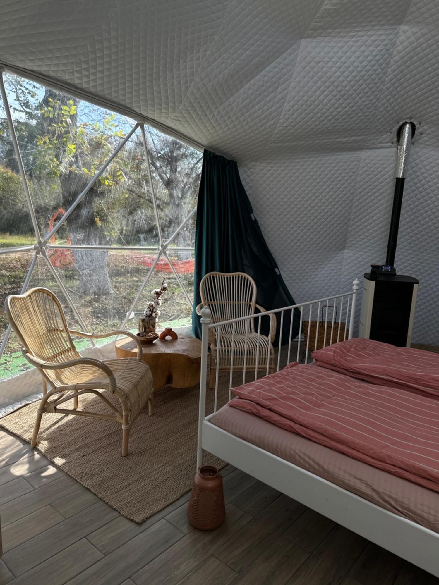 Hotel The Frog Glamping à Horezu Extérieur photo
