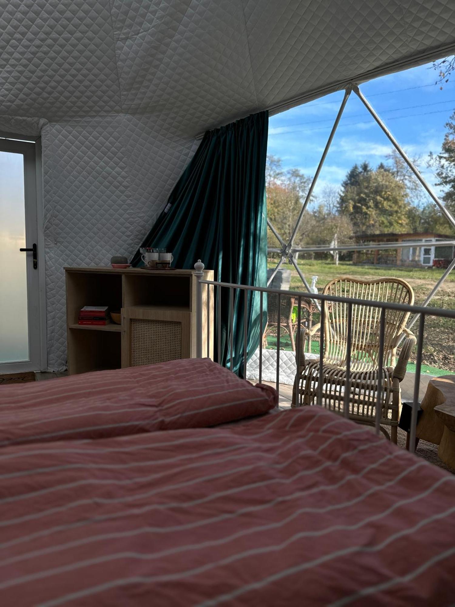 Hotel The Frog Glamping à Horezu Extérieur photo