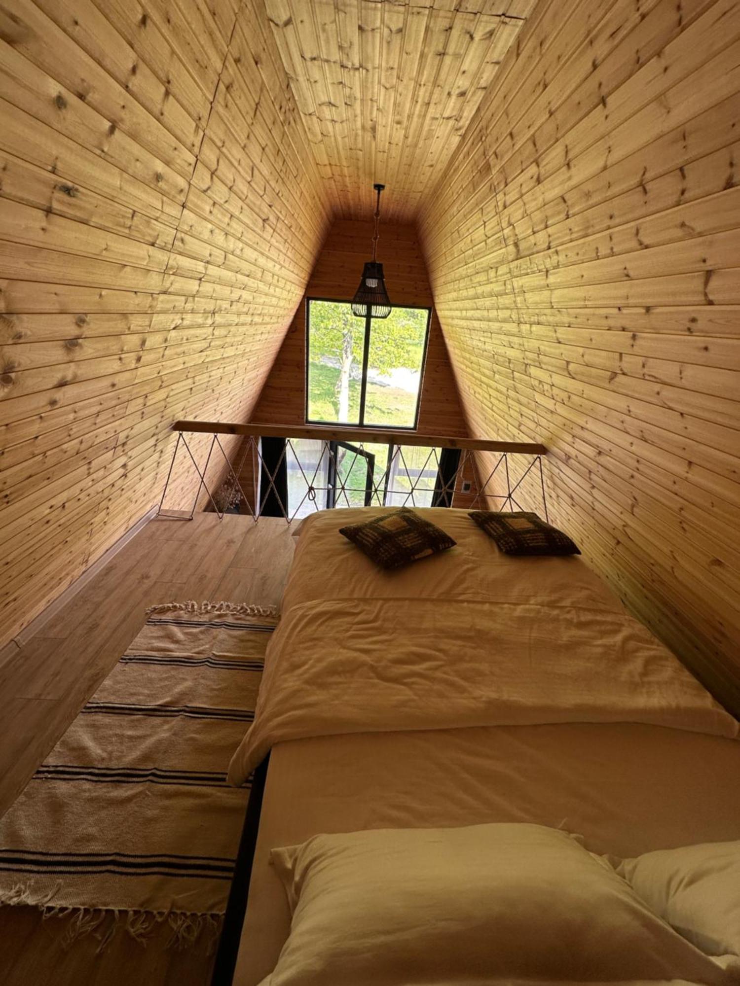 Hotel The Frog Glamping à Horezu Extérieur photo