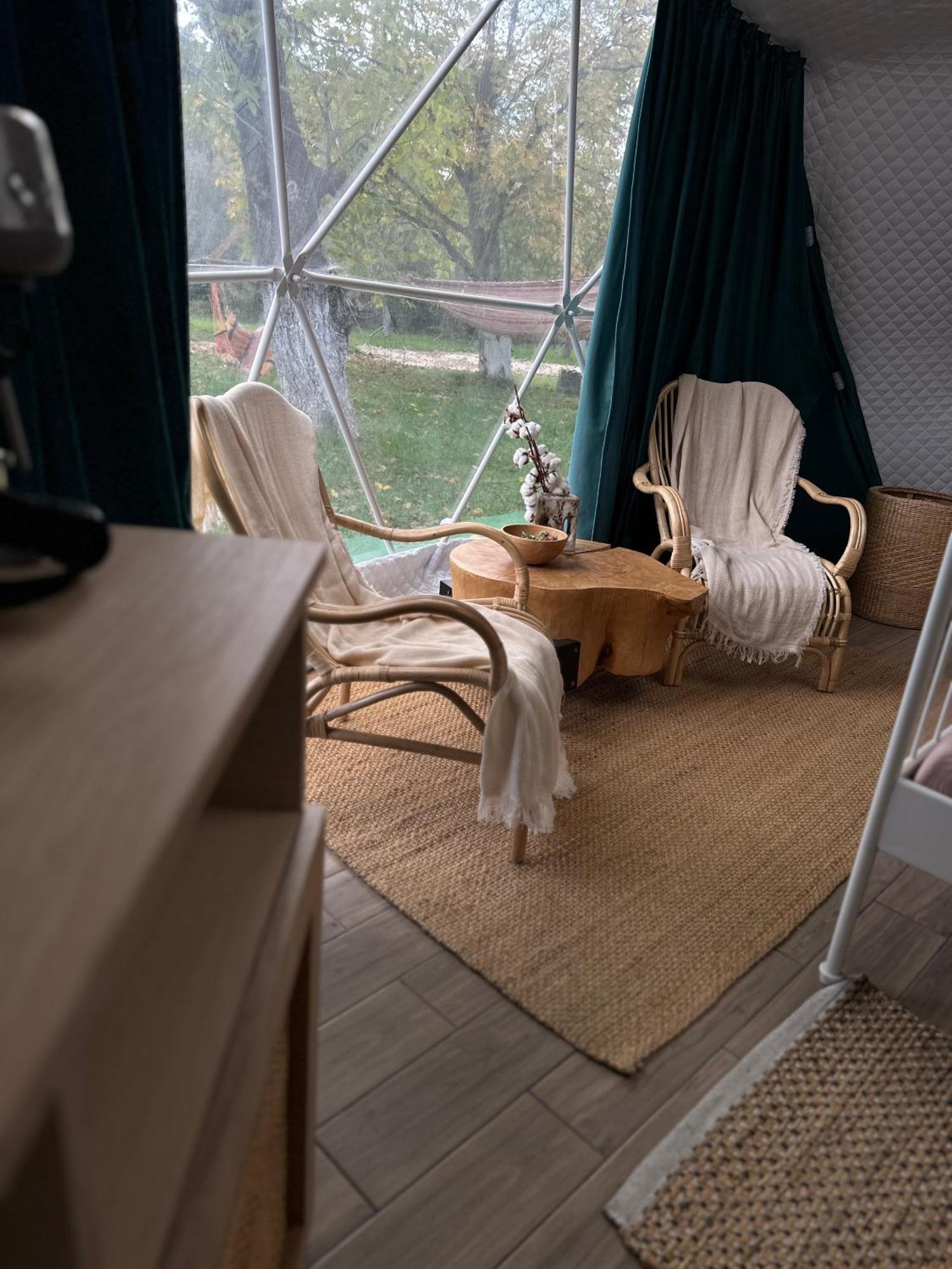 Hotel The Frog Glamping à Horezu Extérieur photo