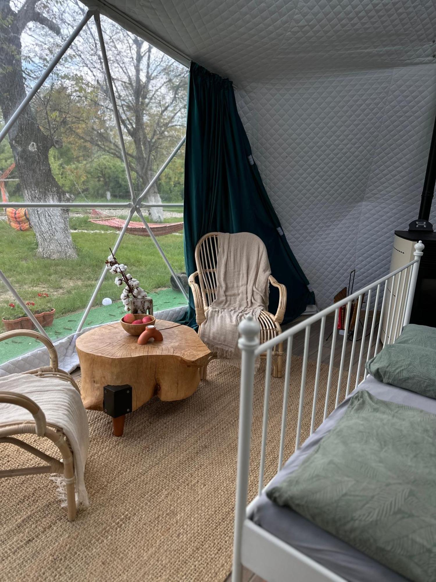 Hotel The Frog Glamping à Horezu Extérieur photo