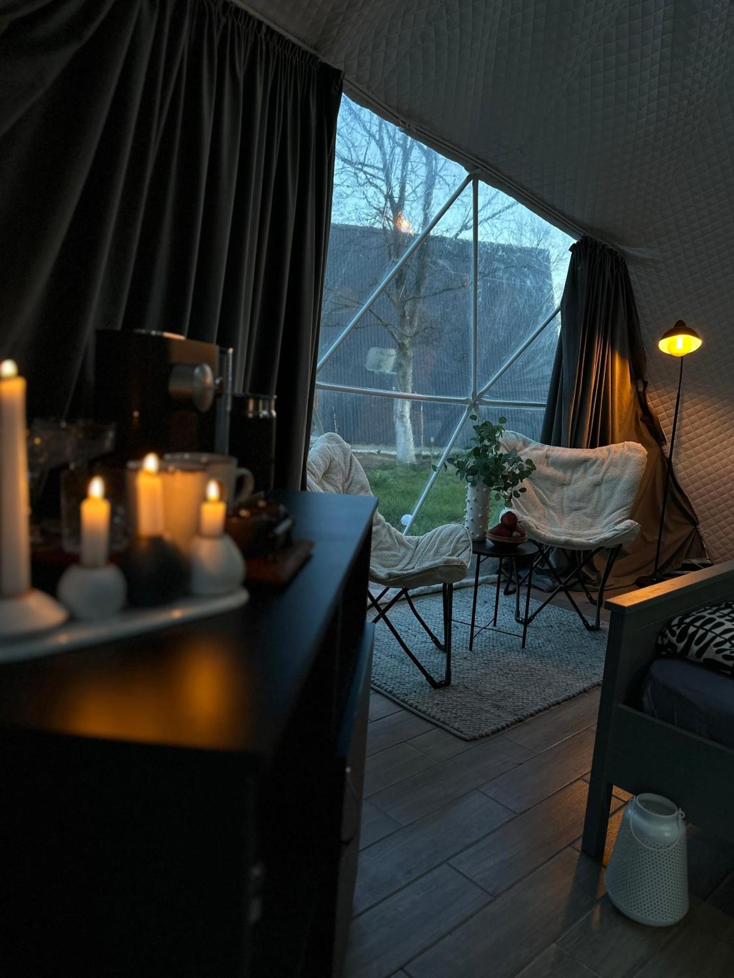 Hotel The Frog Glamping à Horezu Extérieur photo